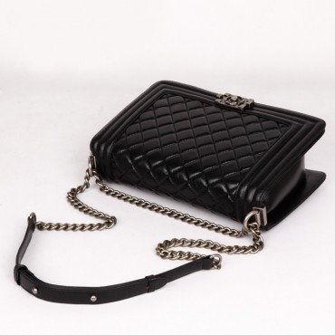 Rosaire « Soline » Quilted Lambskin Leather Shoulder Bag with Chain Link in Black Color / 75134