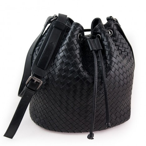 Delderci® « Lucrezia » Intrecciato Lambskin Leather Bucket Bag with Drawstring Closure in Black Color 88102